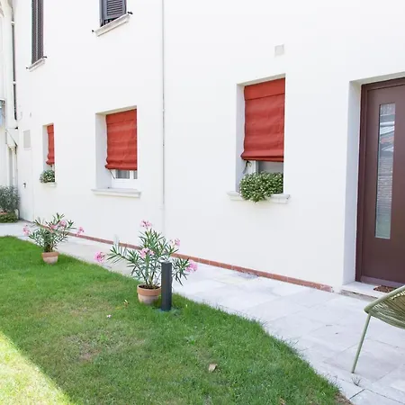 Apartment Interno Estense 753 *