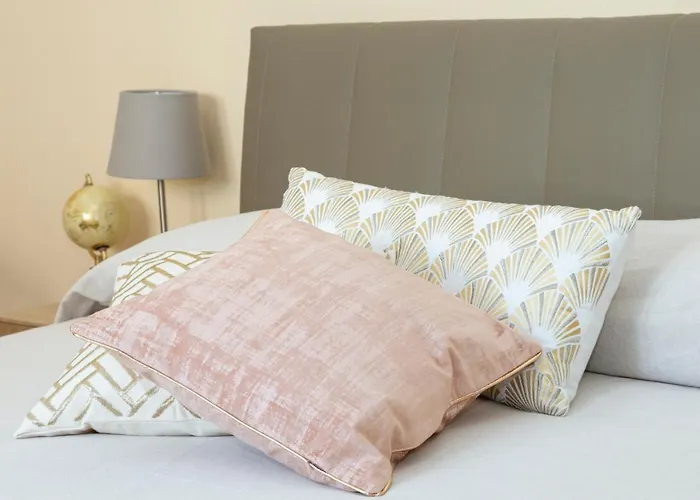 Interno Estense 753 *