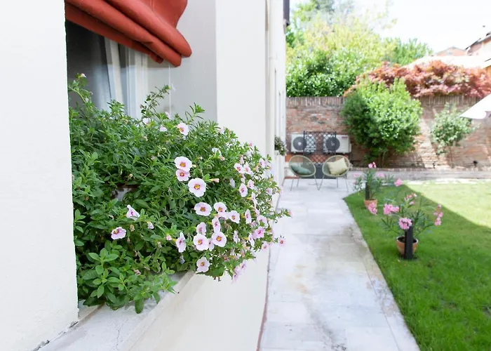 Interno Estense 753 Ferrara